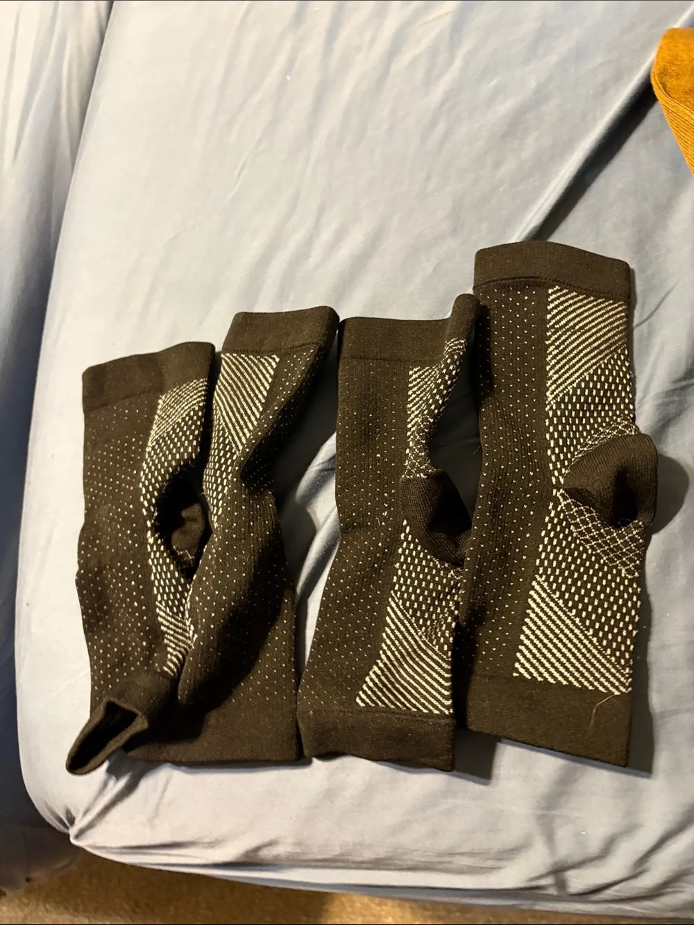 Unisex Black compression socks, 4 closed toe, 2 open toe. Worn very little.